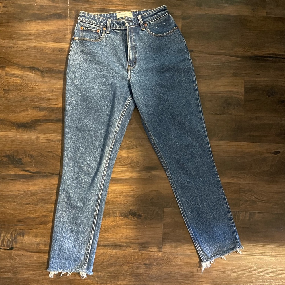 Size 28, curve love, blue wash, no holes